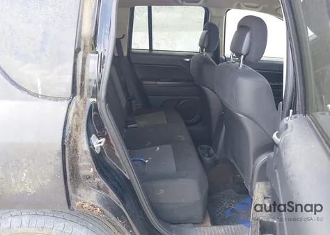 2013 Jeep Compass Latitude z USA, uszkodzony, nr VIN 1C4NJCEB7DD237498